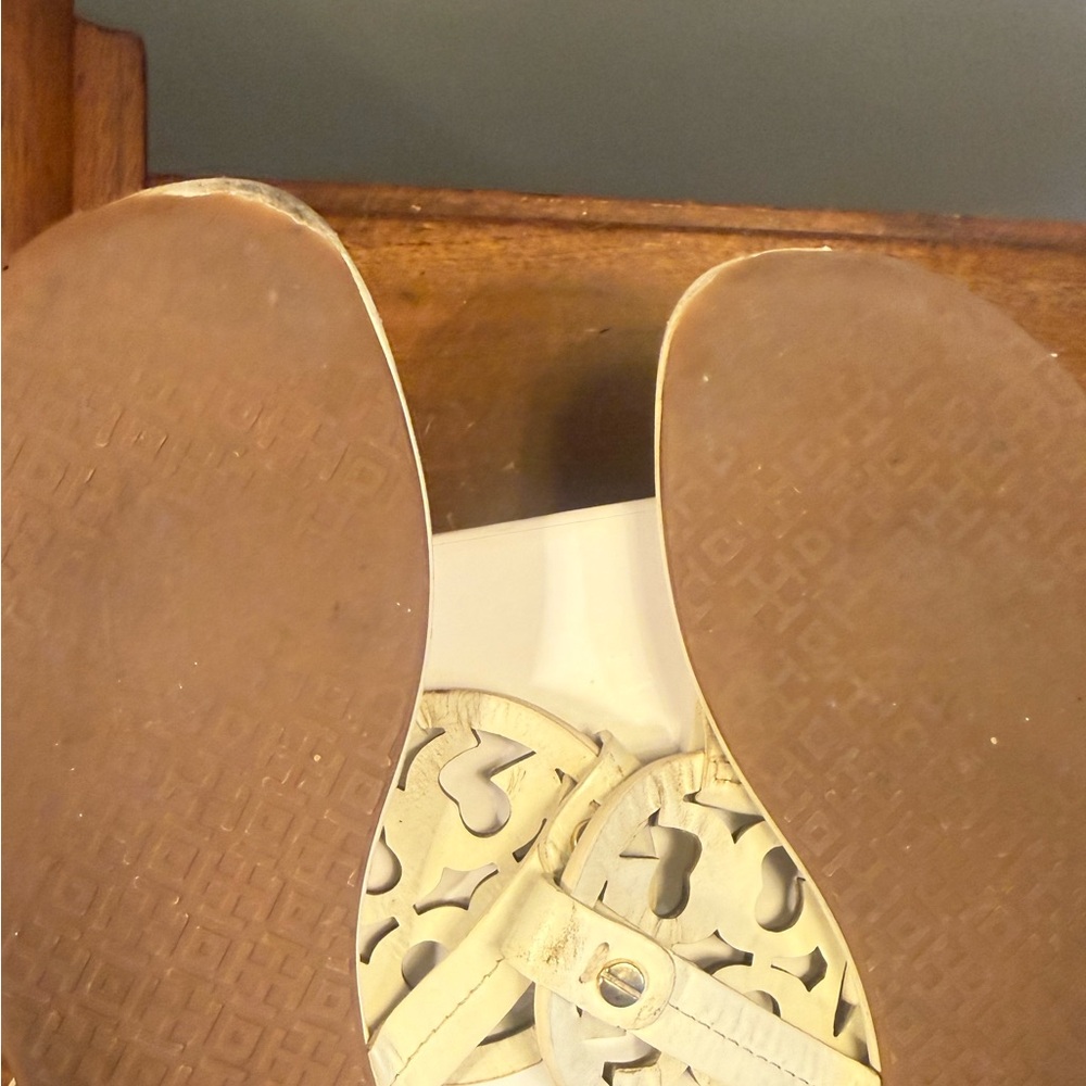 Tory Burch Optic White Leather Logo Miller Thong Sandals Size 10 - Picture 10 of 13